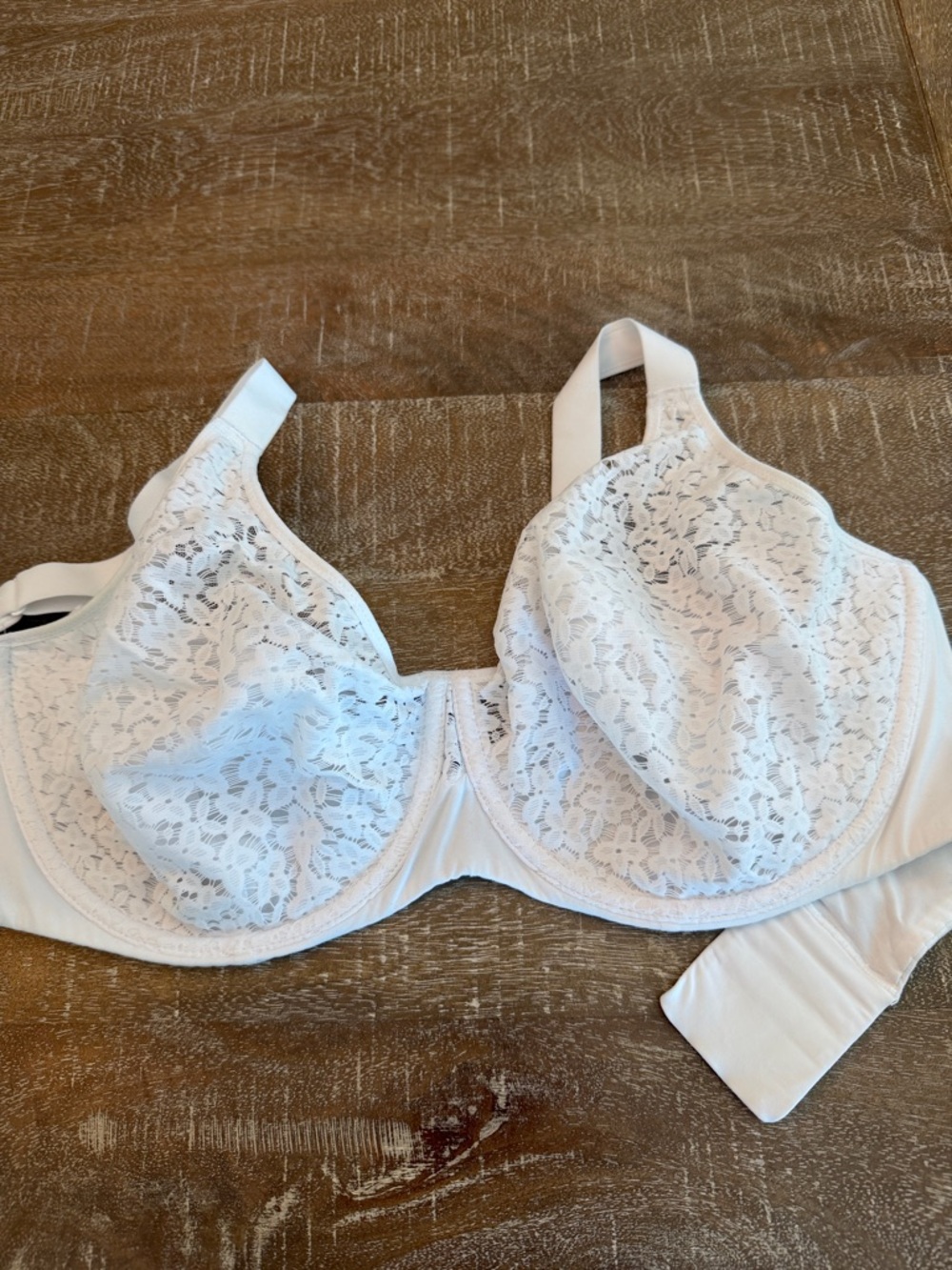 Chantelle White Lace Underwire Support Bra size 34F or 34 DDDD IN White